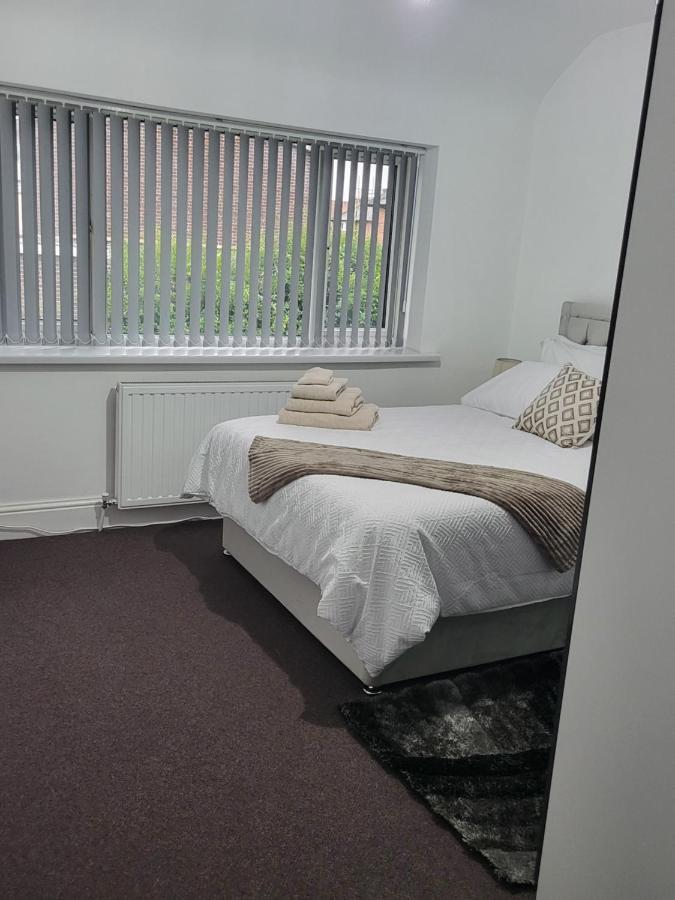 Spacious & Cosy Holiday Home In Manchester Exterior photo